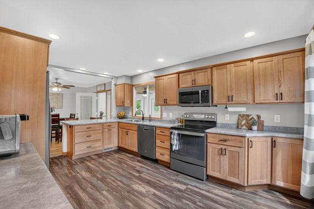 171 Lovejoy Avenue, Waterloo, IA 50701