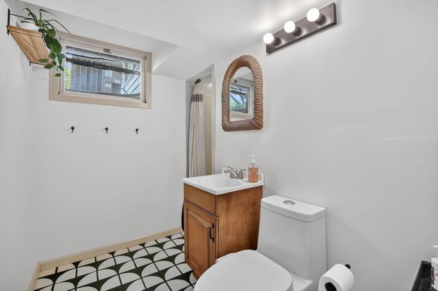 171 Lovejoy Avenue, Waterloo, IA 50701