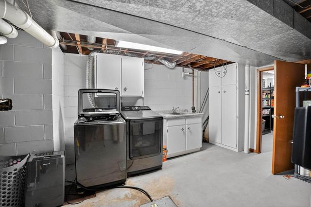 171 Lovejoy Avenue, Waterloo, IA 50701