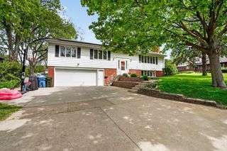 171 Lovejoy Avenue, Waterloo, IA 50701