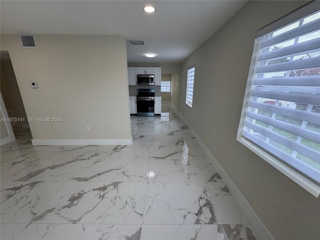6324 E 6th Ave, Hialeah, FL 33013