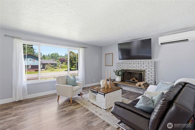 102 SHERWOOD Lane, Castle Rock, WA 98611