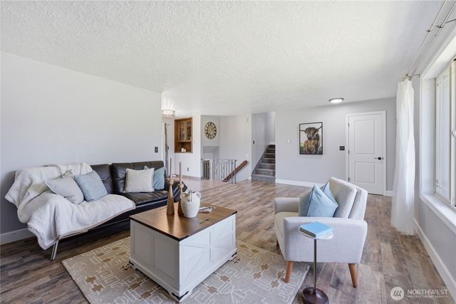 102 SHERWOOD Lane, Castle Rock, WA 98611