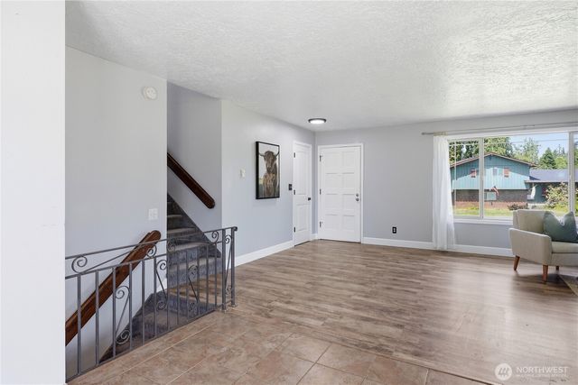 102 SHERWOOD Lane, Castle Rock, WA 98611