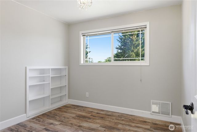 102 SHERWOOD Lane, Castle Rock, WA 98611
