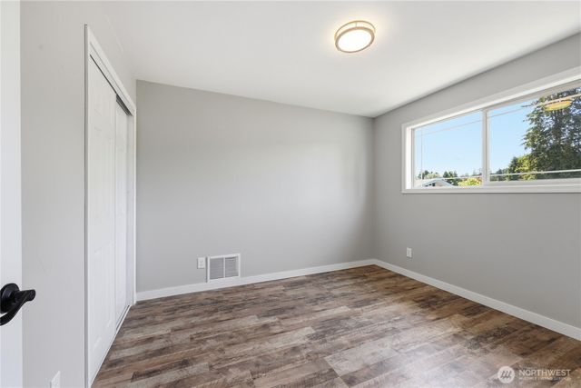 102 SHERWOOD Lane, Castle Rock, WA 98611