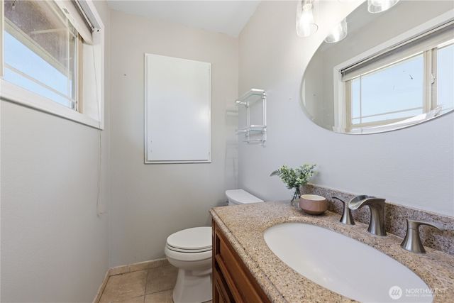 102 SHERWOOD Lane, Castle Rock, WA 98611