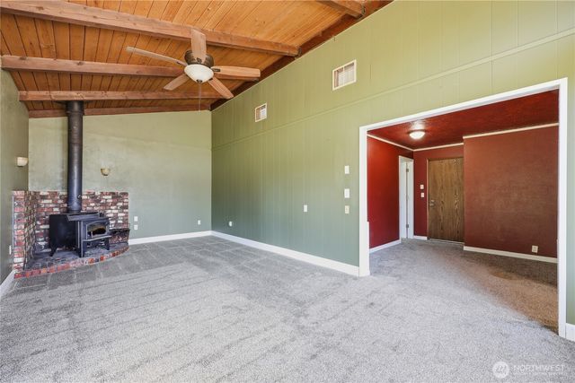 102 SHERWOOD Lane, Castle Rock, WA 98611