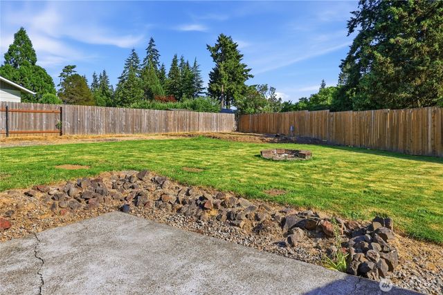 102 SHERWOOD Lane, Castle Rock, WA 98611