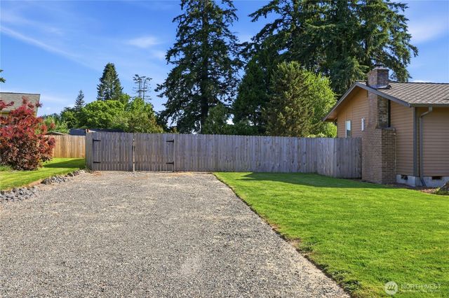 102 SHERWOOD Lane, Castle Rock, WA 98611
