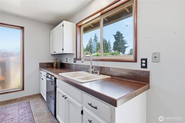 102 SHERWOOD Lane, Castle Rock, WA 98611