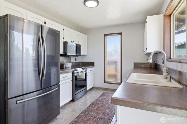 102 SHERWOOD Lane, Castle Rock, WA 98611