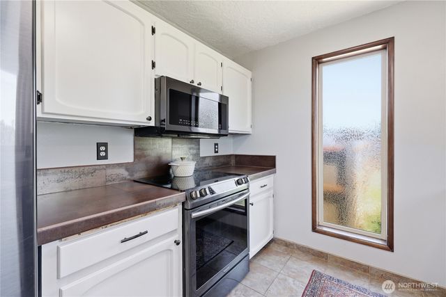 102 SHERWOOD Lane, Castle Rock, WA 98611