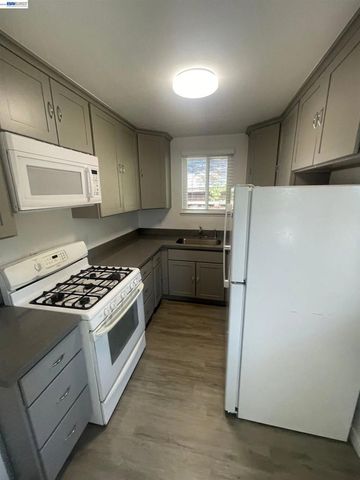 1229 Bellina St, Hayward, CA 94541