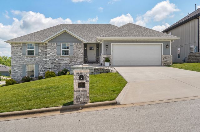 852 S Dry Gulch Road, Nixa, MO 65714
