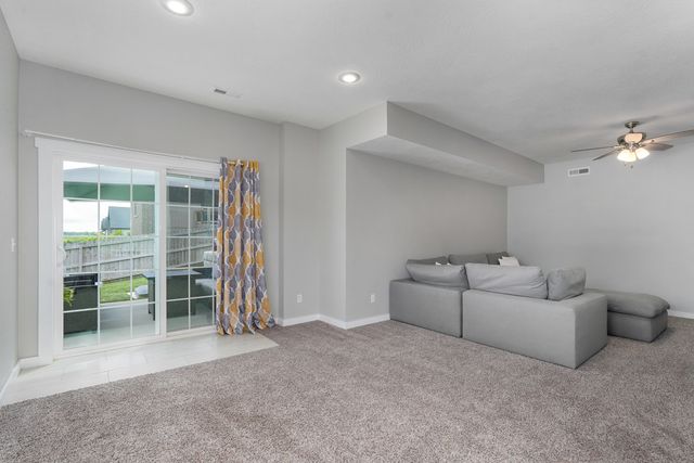 852 S Dry Gulch Road, Nixa, MO 65714