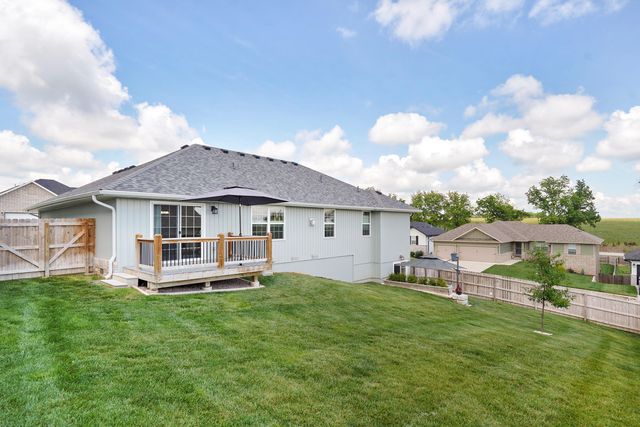 852 S Dry Gulch Road, Nixa, MO 65714