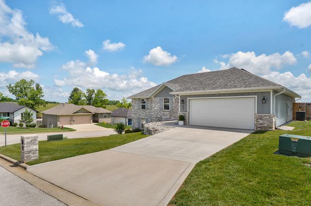 852 S Dry Gulch Road, Nixa, MO 65714