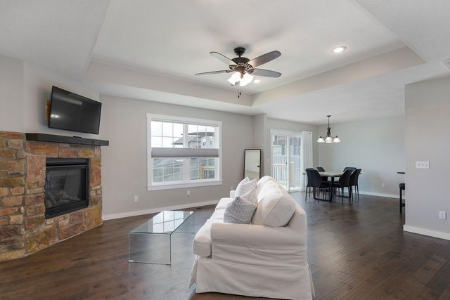 852 S Dry Gulch Road, Nixa, MO 65714
