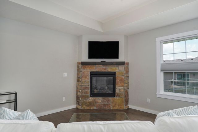 852 S Dry Gulch Road, Nixa, MO 65714