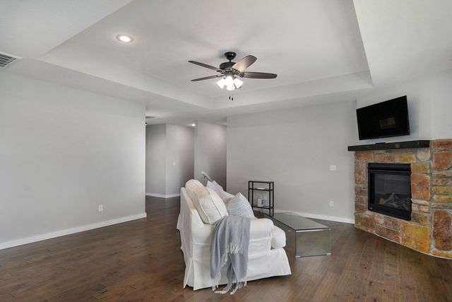 852 S Dry Gulch Road, Nixa, MO 65714