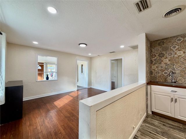 3494 6TH AVENUE N 1, St Petersburg, FL 33713