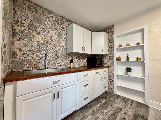 3494 6TH AVENUE N 1, St Petersburg, FL 33713