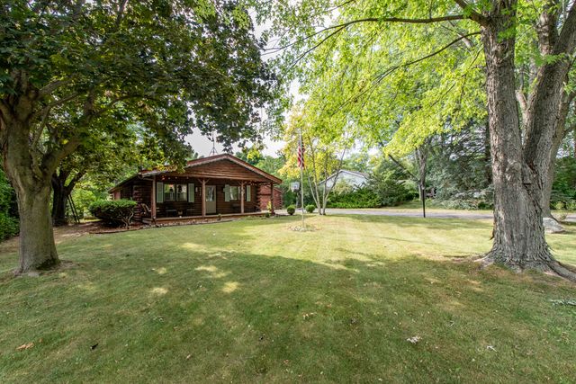 8214 203rd Avenue, Bristol, WI 53104