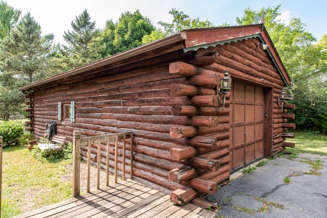 8214 203rd Avenue, Bristol, WI 53104