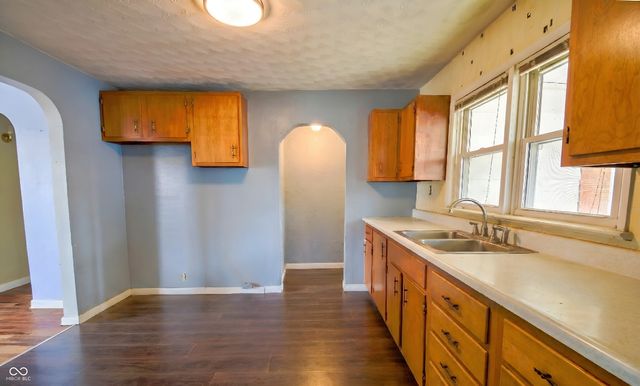 605 W 10th Street, Jonesboro, IN 46938