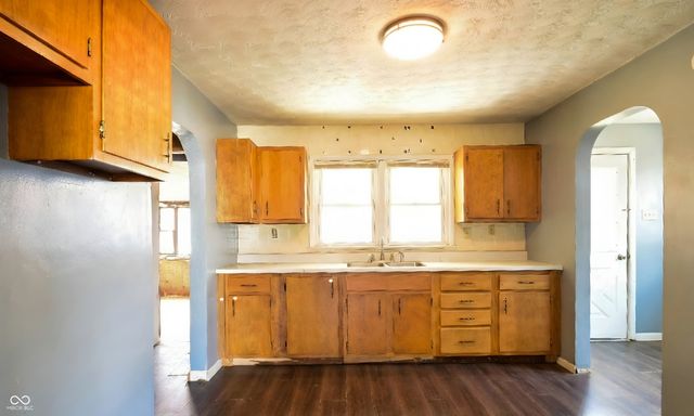 605 W 10th Street, Jonesboro, IN 46938