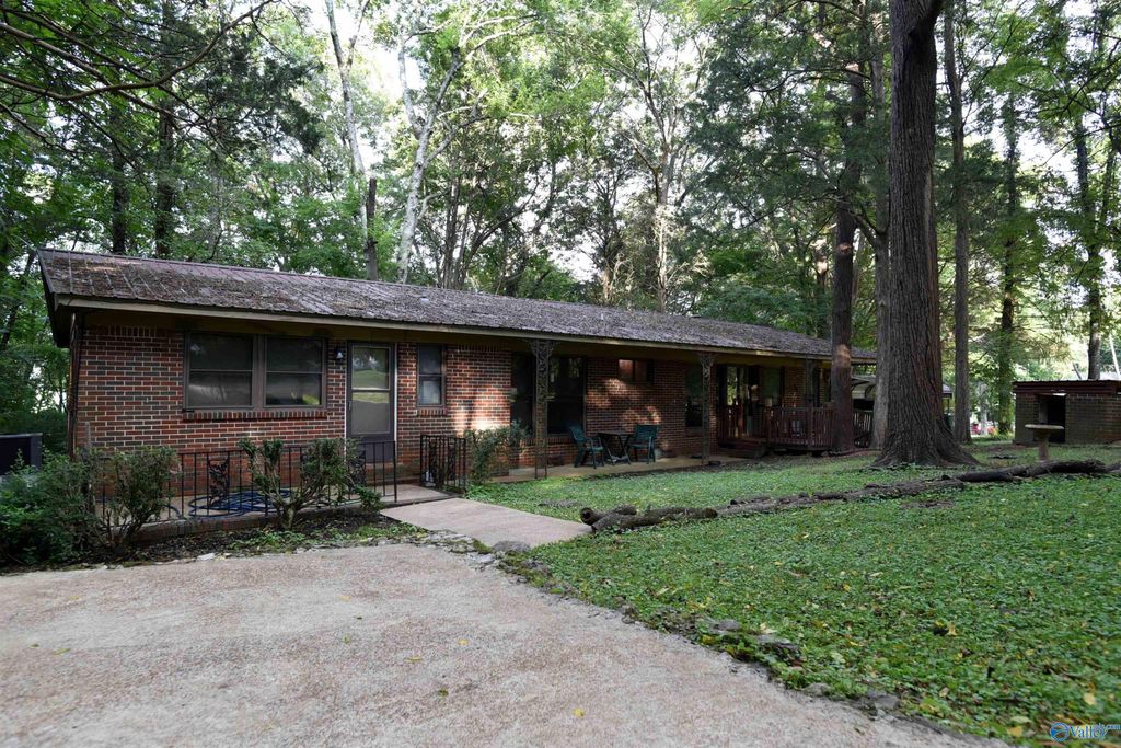 169 Deaton Road, Owens Cross Roads, AL 35763