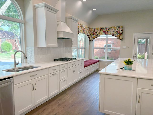 2001 Elm Creek Lane, Flower Mound, TX 75028