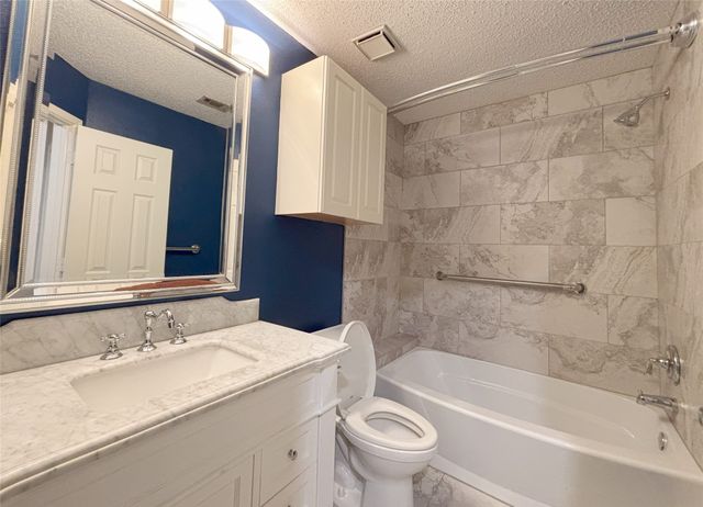2001 Elm Creek Lane, Flower Mound, TX 75028