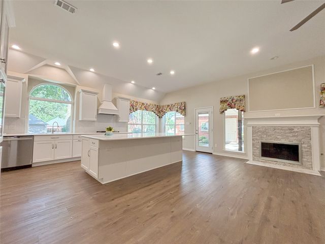 2001 Elm Creek Lane, Flower Mound, TX 75028