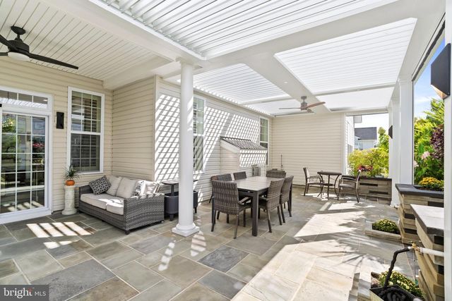 19 WHISTLING STRAITS DR, Monroe Township, NJ 08831