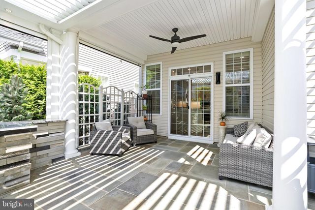 19 WHISTLING STRAITS DR, Monroe Township, NJ 08831