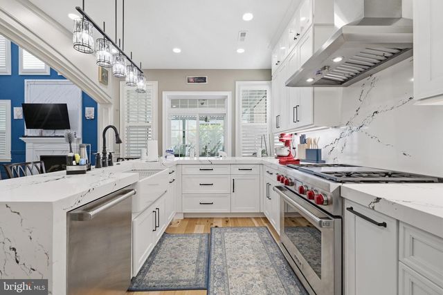 19 WHISTLING STRAITS DR, Monroe Township, NJ 08831