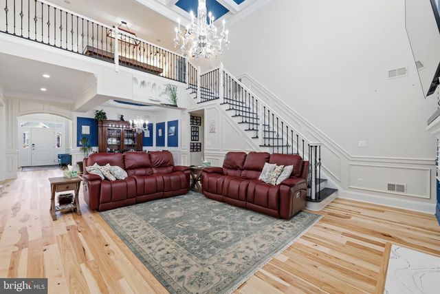 19 WHISTLING STRAITS DR, Monroe Township, NJ 08831