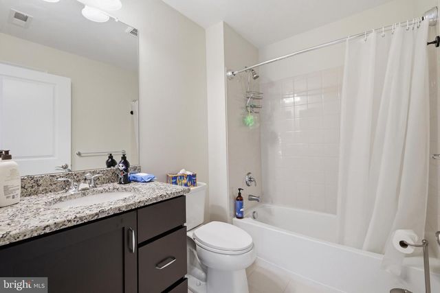 19 WHISTLING STRAITS DR, Monroe Township, NJ 08831