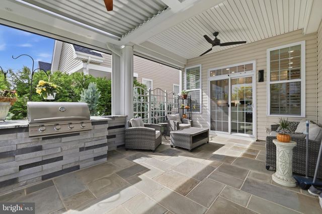 19 WHISTLING STRAITS DR, Monroe Township, NJ 08831