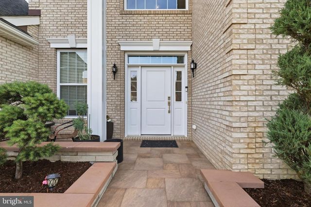 19 WHISTLING STRAITS DR, Monroe Township, NJ 08831