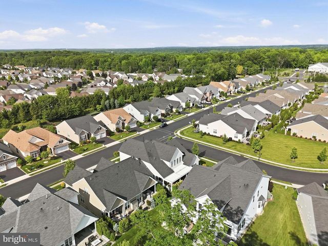 19 WHISTLING STRAITS DR, Monroe Township, NJ 08831