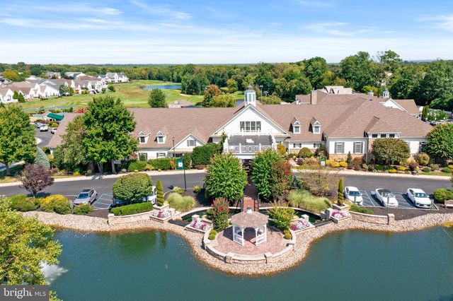 19 WHISTLING STRAITS DR, Monroe Township, NJ 08831