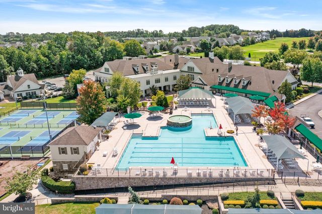 19 WHISTLING STRAITS DR, Monroe Township, NJ 08831