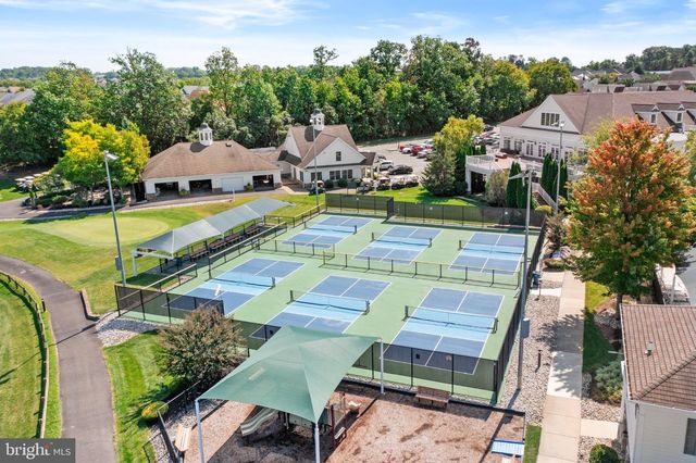 19 WHISTLING STRAITS DR, Monroe Township, NJ 08831