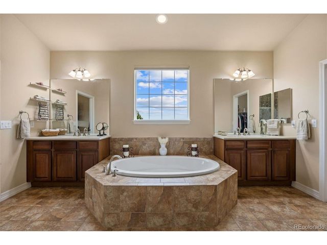 1676 Bent Wedge Pt, Castle Rock, CO 80109