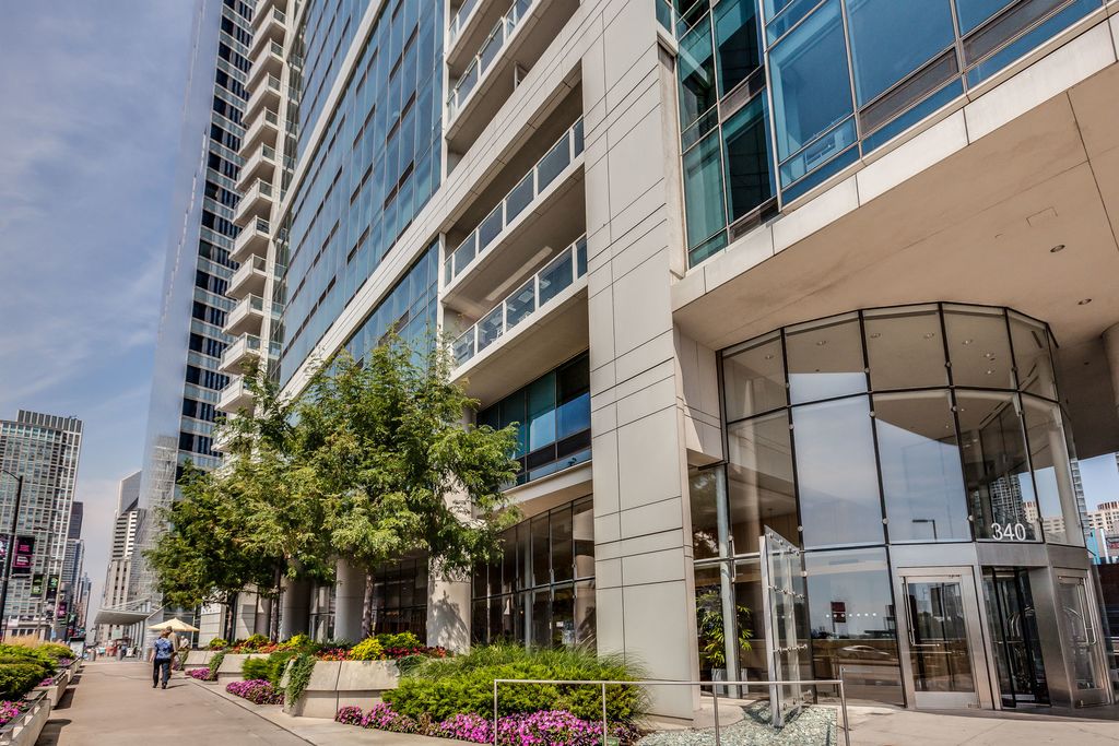 340 E RANDOLPH Street 4804, Chicago, IL 60601