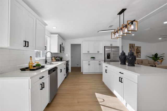 5136 ROCK DOVE LOOP, Lakeland, FL 33810