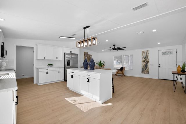 5136 ROCK DOVE LOOP, Lakeland, FL 33810